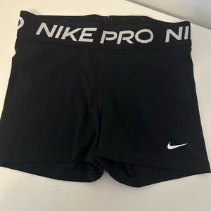 Women’s Nike Pros